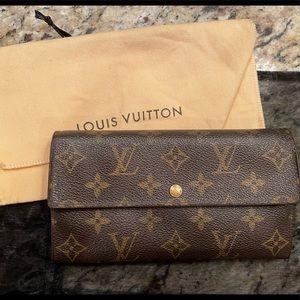 Pre-Loved Authentic Louis Vuitton Sarah Wallet
